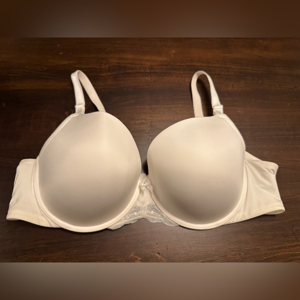 42C White Torrid Curve Bra